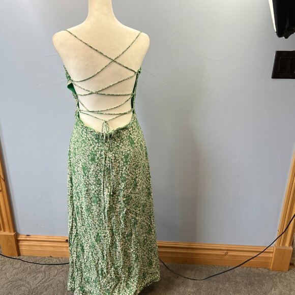 ASTR the Label Amalea Dress Size L Ditzy Green Floral Wedding Guest - Picture 10 of 12